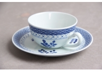 Tanquebar cup and saucer, model 11/1190